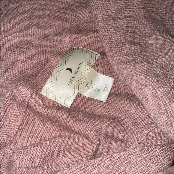 Ruby Moon Blush Off-Shoulder Sweater - Picture 5 of 7